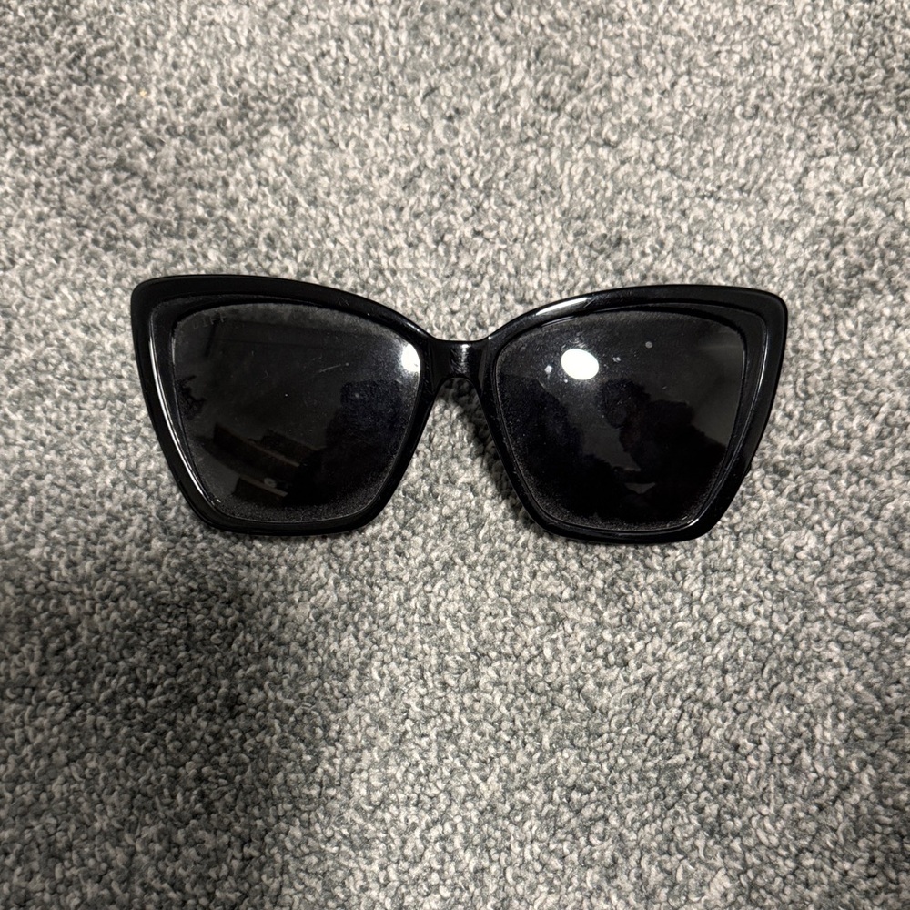 Diff Eyewear Black Square Sunglasses